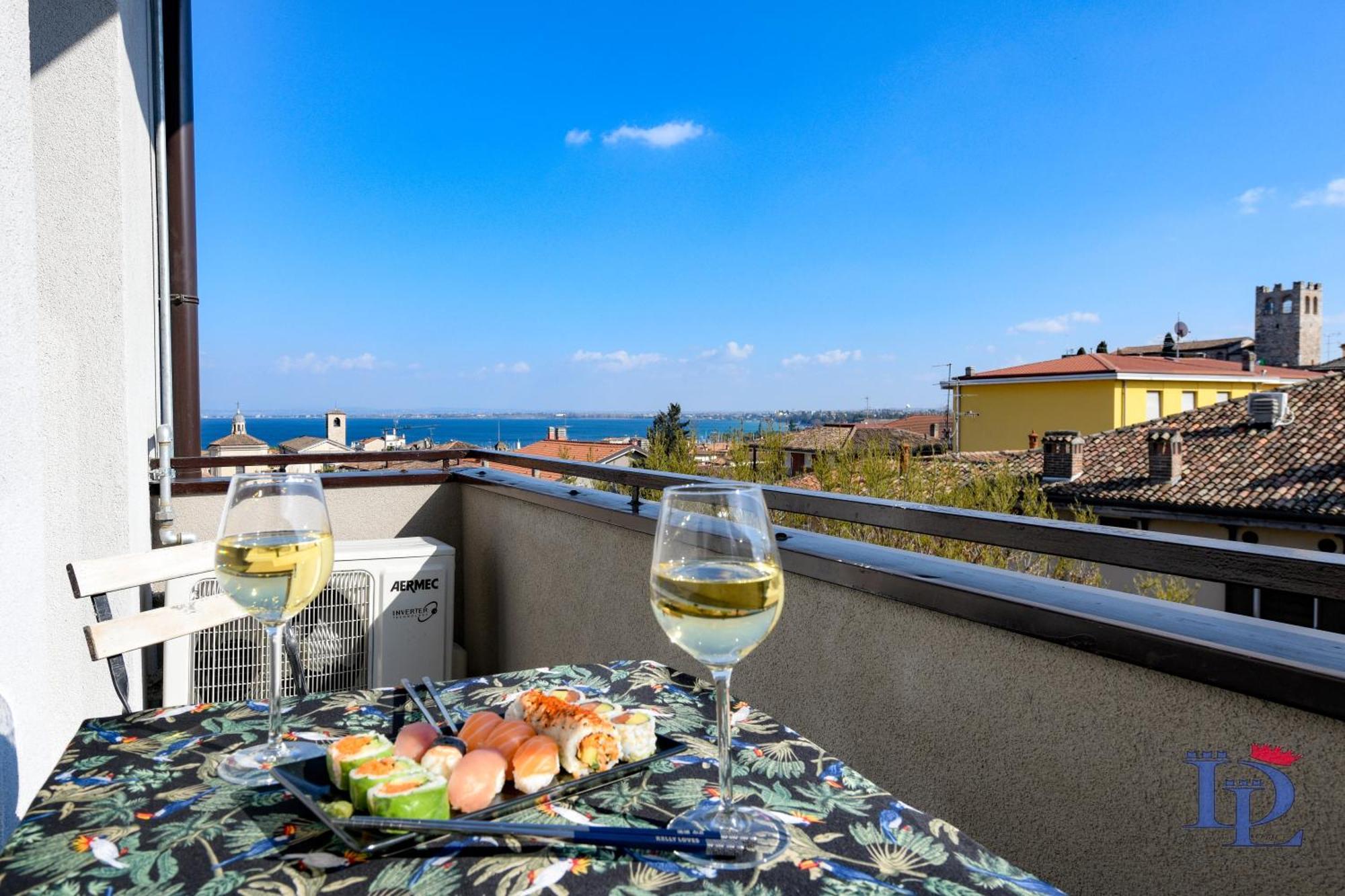 Desenzanoloft Official Partner Marriott Homes & Villas - Smiling In Desenzano Lake View Desenzano del Garda Exterior photo